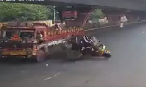 ಲಾರಿಗೆ ಢಿಕ್ಕಿ ಹೊಡೆದ ಆಟೋ: 8 ಶಾಲಾ ಮಕ್ಕಳಿಗೆ ಗಾಯ