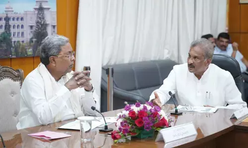 ನಾಲ್ಕು ಗ್ಯಾರಂಟಿ ಯೋಜನೆಗಳ ಅನುಷ್ಠಾನ ಪ್ರಗತಿ ಪರಿಶೀಲಿಸಿದ ಮುಖ್ಯಮಂತ್ರಿ ಸಿದ್ದರಾಮಯ್ಯ