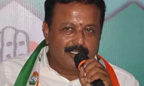 ದಾವಣಗೆರೆ| ಅನಾವೃಷ್ಠಿಯಿಂದ ಹಾಳಾಗಿರುವ ಬೆಳೆ ಹಾನಿ ಪರಿಶೀಲಿಸಿದ; ಸಚಿವ ಚಲುವರಾಯಸ್ವಾಮಿ