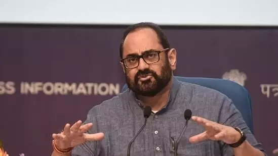 ಐಟಿ ನಿಯಮ ಉಲ್ಲಂಘಿಸುವ ಸಾಮಾಜಿಕ ಜಾಲತಾಣಗಳ ವಿರುದ್ಧ ದೂರು ದಾಖಲಿಸಲು ನಾಗರಿಕರಿಗೆ ನೆರವಾಗಲಿರುವ ಸರ್ಕಾರ ಐಟಿ ನಿಯಮ ಉಲ್ಲಂಘಿಸುವ ಸಾಮಾಜಿಕ ಜಾಲತಾಣಗಳ ವಿರುದ್ಧ ದೂರು ದಾಖಲಿಸಲು ನಾಗರಿಕರಿಗೆ ನೆರವಾಗಲಿರುವ ಸರ್ಕಾರ