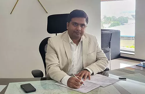 ಎಂಡೋ ಸಲ್ಫಾನ್ ಸಂತ್ರಸ್ತರ ಸಮಸ್ಯೆ ಪರಿಹರಿಸಲು ಡಿಸಿ ಮುಲ್ಲೈ ಮುಗಿಲನ್ ಸೂಚನೆ ಎಂಡೋ ಸಲ್ಫಾನ್ ಸಂತ್ರಸ್ತರ ಸಮಸ್ಯೆ ಪರಿಹರಿಸಲು ಡಿಸಿ ಮುಲ್ಲೈ ಮುಗಿಲನ್ ಸೂಚನೆ