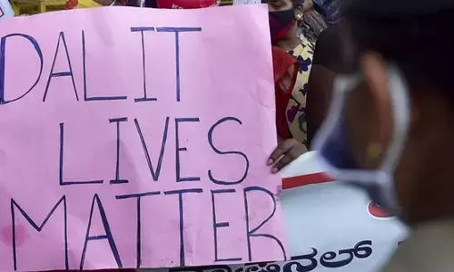 ಗುಜರಾತ್: ಪಾದರಕ್ಷೆ ಬಾಯಿಯಲ್ಲಿ ಹಿಡಿದುಕೊಳ್ಳುವಂತೆ ದಲಿತ ವ್ಯಕ್ತಿಗೆ ಬಲವಂತಪಡಿಸಿದ ಉದ್ಯಮಿ ವಿರುದ್ಧ ಪ್ರಕರಣ ದಾಖಲು