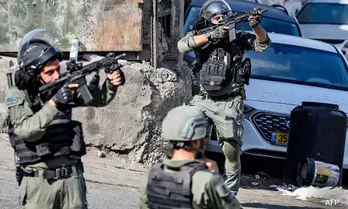 ಉತ್ತರ ಗಾಝಾಕ್ಕೆ ವಾಪಸಾಗಲು ಯತ್ನಿಸಿದ್ದ ಫೆಲೆಸ್ತೀನಿಯರ ಮೇಲೆ ಇಸ್ರೇಲ್ ಸೈನಿಕರ ಗುಂಡಿನ ದಾಳಿ: ಇಬ್ಬರ ಸಾವು