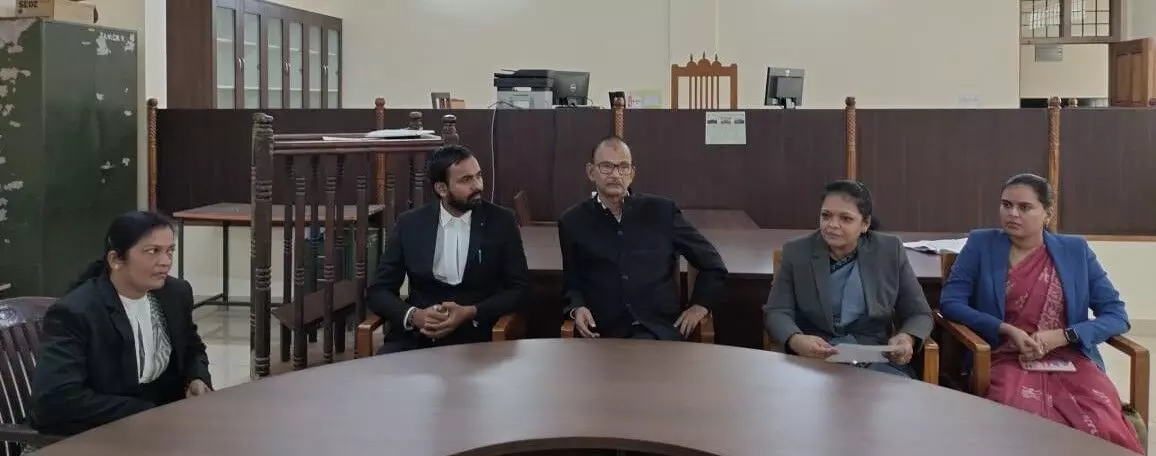 ಹಳೆಯ ಪ್ರಕರಣಗಳನ್ನು ರಾಜಿ ಮೂಲಕ ಇತ್ಯರ್ಥಪಡಿಸಿಕೊಳ್ಳಲು ಅವಕಾಶ: ನ್ಯಾಯಾಧೀಶೆ ಶರ್ಮಿಳಾ ಹಳೆಯ ಪ್ರಕರಣಗಳನ್ನು ರಾಜಿ ಮೂಲಕ ಇತ್ಯರ್ಥಪಡಿಸಿಕೊಳ್ಳಲು ಅವಕಾಶ: ನ್ಯಾಯಾಧೀಶೆ ಶರ್ಮಿಳಾ