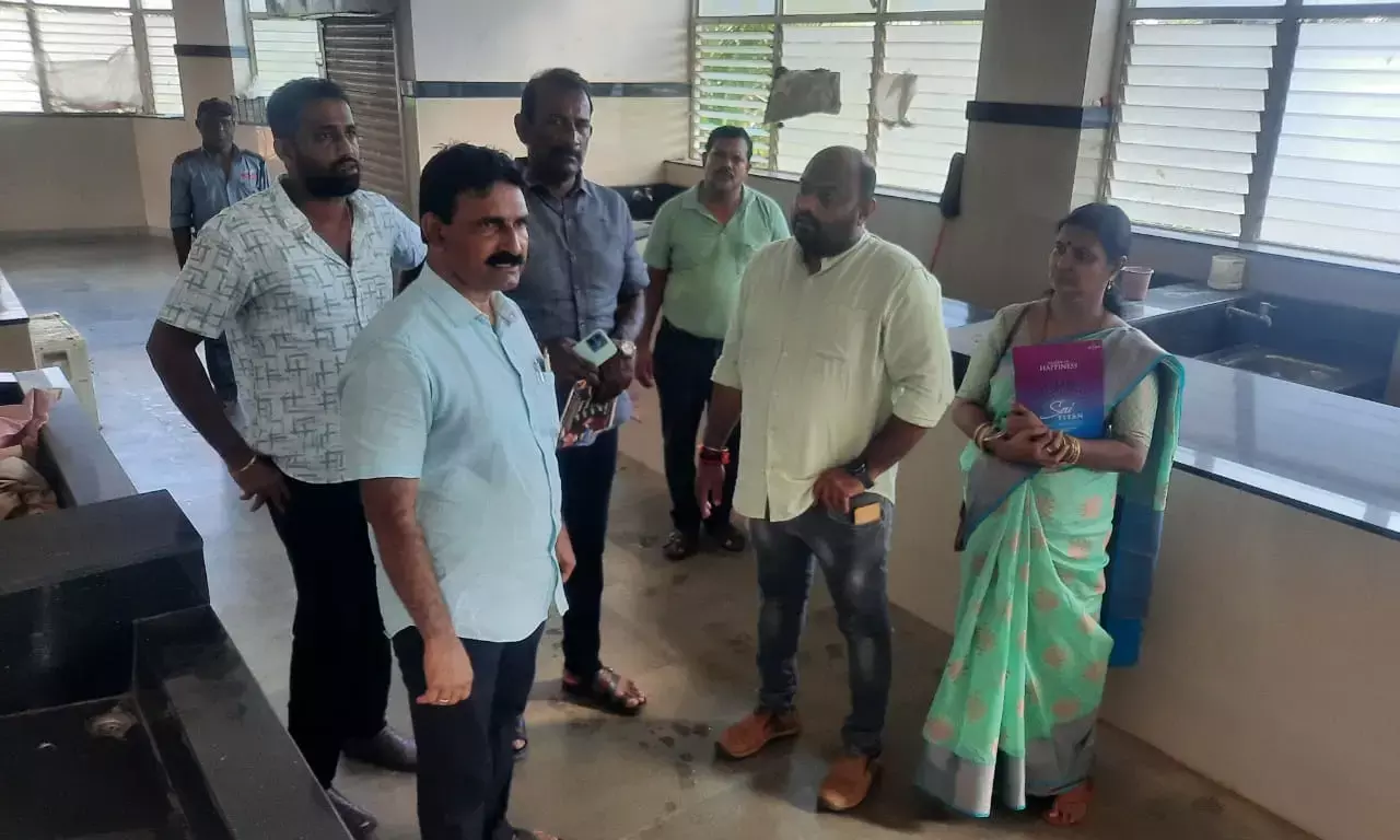 ಕಾವೂರು ಮಾರುಕಟ್ಟೆ; ವಾರದೊಳಗೆ ಸ್ಥಳಾಂತರಕ್ಕೆ ಅಂಗಡಿ ವ್ಯಾಪಾರಸ್ಥರಿಗೆ ಮೇಯರ್ ಸೂಚನೆ