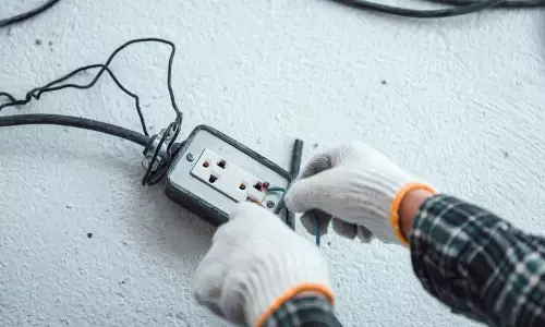 ಕ್ರಿಕೆಟ್ ಆಡುವಾಗ ವಿದ್ಯುತ್‌ ಆಘಾತ: 10ನೇ ತರಗತಿ ವಿದ್ಯಾರ್ಥಿ ಮೃತ್ಯು