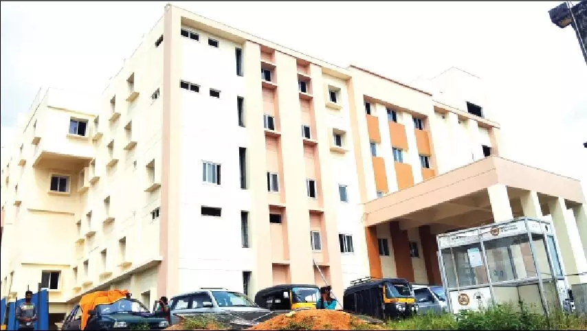 ಮಡಿಕೇರಿ: ಶೀಘ್ರದಲ್ಲೇ 150 ಹಾಸಿಗೆಗಳ ಸುಸಜ್ಜಿತ ಆಸ್ಪತ್ರೆ ಸಾರ್ವಜನಿಕ ಸೇವೆಗೆ ಮಡಿಕೇರಿ: ಶೀಘ್ರದಲ್ಲೇ 150 ಹಾಸಿಗೆಗಳ ಸುಸಜ್ಜಿತ ಆಸ್ಪತ್ರೆ ಸಾರ್ವಜನಿಕ ಸೇವೆಗೆ