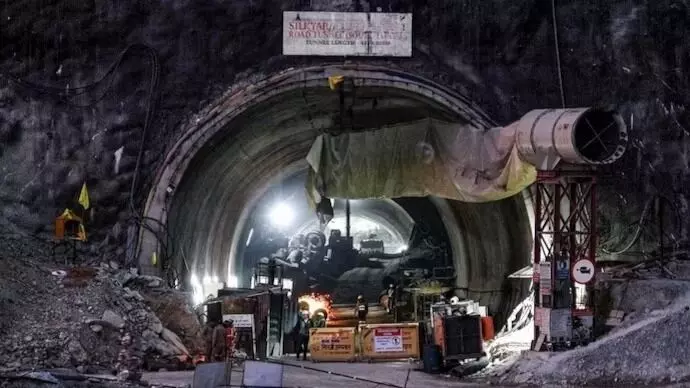 ಉತ್ತರಾಖಂಡ ಸುರಂಗ ಕುಸಿತ: ವರ್ಟಿಕಲ್ ಡ್ರಿಲ್ಲಿಂಗ್ಗೆ ಇನ್ನೂ ನಾಲ್ಕು ದಿನಗಳು ಬೇಕು ಉತ್ತರಾಖಂಡ ಸುರಂಗ ಕುಸಿತ: ವರ್ಟಿಕಲ್ ಡ್ರಿಲ್ಲಿಂಗ್ಗೆ ಇನ್ನೂ ನಾಲ್ಕು ದಿನಗಳು ಬೇಕು