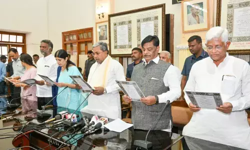 ಸಂವಿಧಾನ ದಿನಾಚರಣೆ: ಸಂವಿಧಾನ ಪ್ರಸ್ತಾವನೆಯ ಭಾಗ ಭೋದಿಸಿದ ಮುಖ್ಯಮಂತ್ರಿ ಸಿದ್ದರಾಮಯ್ಯ