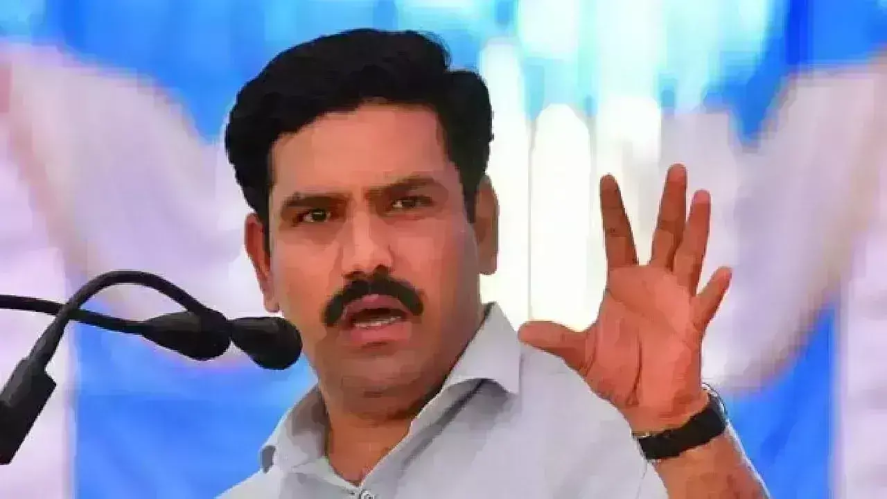 ಕಾಂಗ್ರೆಸ್ ಪಕ್ಷಕ್ಕೆ ಅಂಬೇಡ್ಕರ್ ಹೆಸರು ಹೇಳುವ ನೈತಿಕತೆ ಇದೆಯೇ: ಬಿ.ವೈ.ವಿಜಯೇಂದ್ರ  ಪ್ರಶ್ನೆ