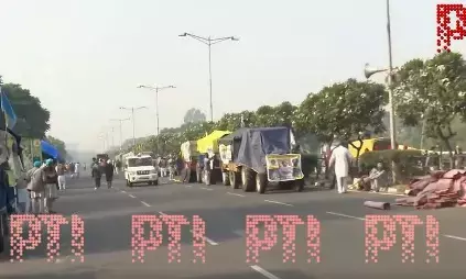 ಚಂಡೀಗಢ: ದಿಲ್ಲಿ ಮಾದರಿಯಲ್ಲಿ ರೈತರ ಪ್ರತಿಭಟನೆ; ಗಡಿಗಳನ್ನು ಮುಚ್ಚಿದ ಸರಕಾರ