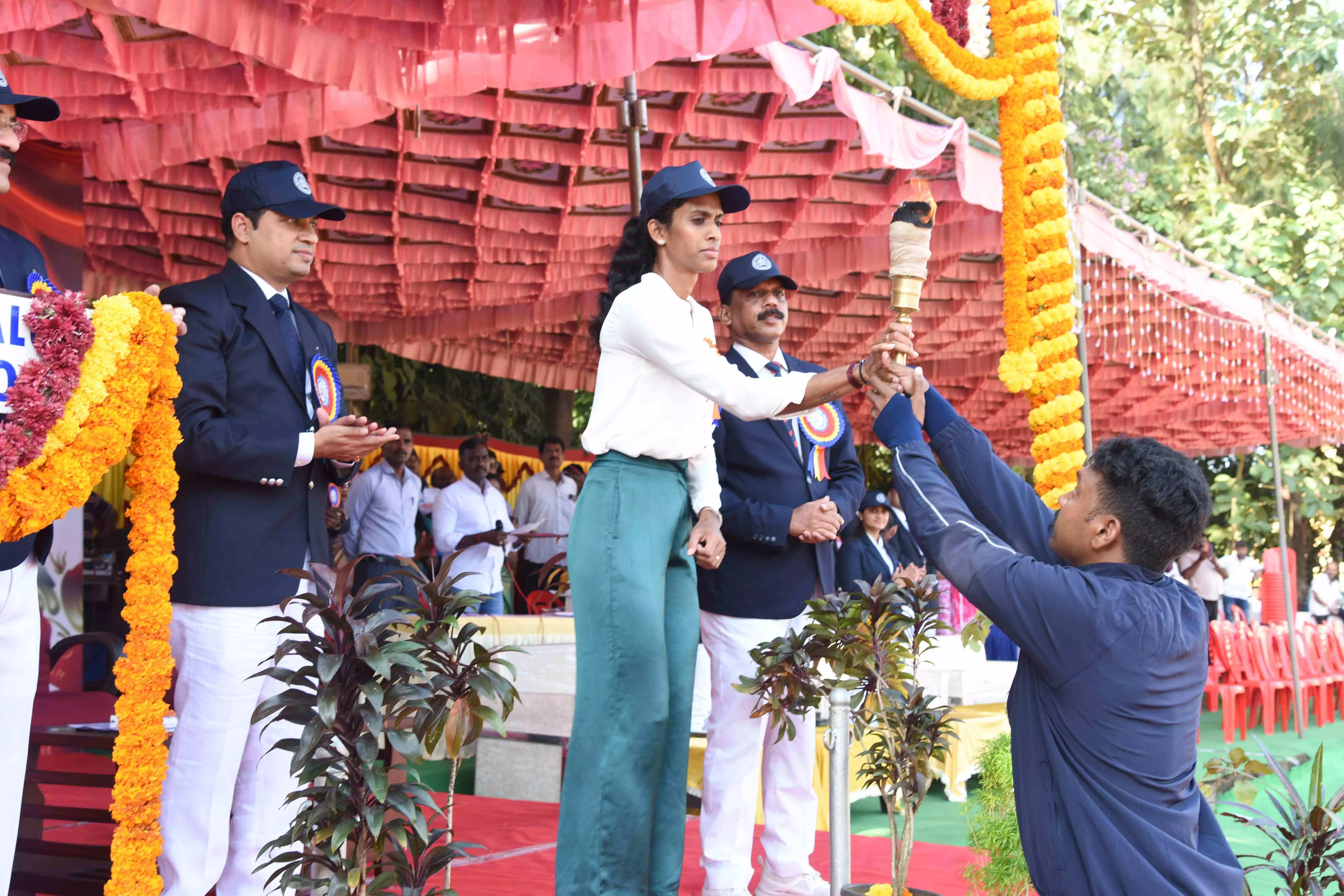 ಮಂಗಳೂರು ಪೊಲೀಸರ ವಾರ್ಷಿಕ ಕ್ರೀಡಾಕೂಟ ಆರಂಭ ಮಂಗಳೂರು ಪೊಲೀಸರ ವಾರ್ಷಿಕ ಕ್ರೀಡಾಕೂಟ ಆರಂಭ