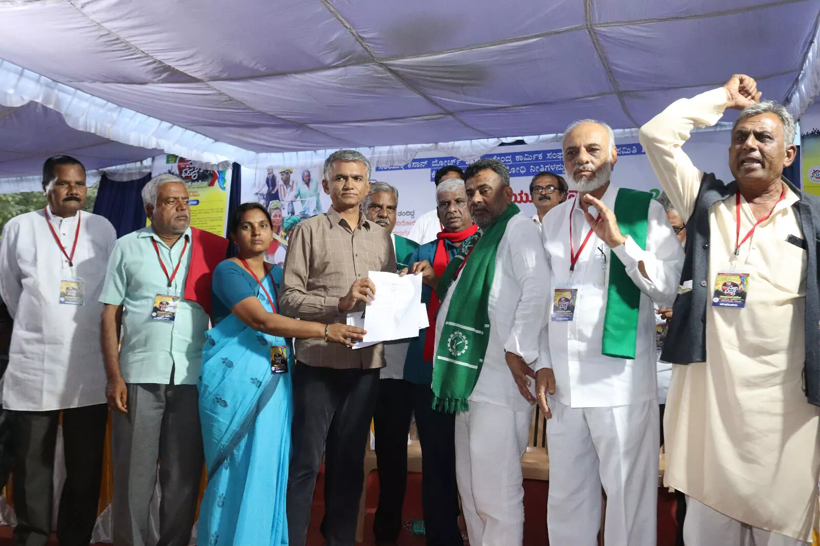 ಧರಣಿನಿರತರ ಹಕ್ಕೊತ್ತಾಯಗಳ ಬಗ್ಗೆ ಸರಕಾರ ಚರ್ಚಿಸಲು ಸಿದ್ಧ: ಸಚಿವ ಕೃಷ್ಣ ಬೈರೇಗೌಡ ಧರಣಿನಿರತರ ಹಕ್ಕೊತ್ತಾಯಗಳ ಬಗ್ಗೆ ಸರಕಾರ ಚರ್ಚಿಸಲು ಸಿದ್ಧ: ಸಚಿವ ಕೃಷ್ಣ ಬೈರೇಗೌಡ