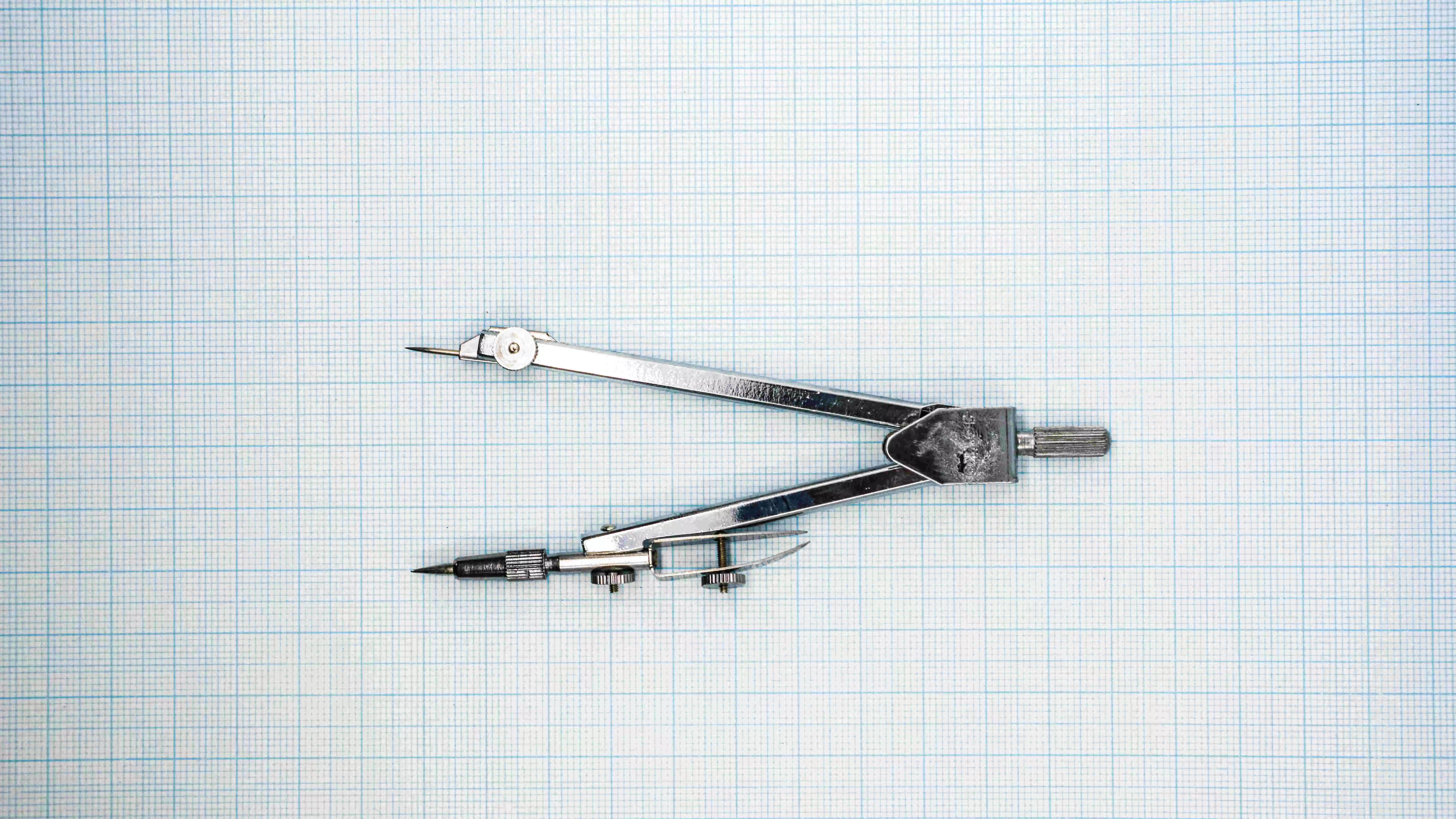 ಮಧ್ಯಪ್ರದೇಶ: ನಾಲ್ಕನೇ ತರಗತಿಯ ವಿದ್ಯಾರ್ಥಿಯನ್ನು ಕೈವಾರದಿಂದ 108 ಸಲ ಚುಚ್ಚಿದ ಸಹಪಾಠಿಗಳು ಮಧ್ಯಪ್ರದೇಶ: ನಾಲ್ಕನೇ ತರಗತಿಯ ವಿದ್ಯಾರ್ಥಿಯನ್ನು ಕೈವಾರದಿಂದ 108 ಸಲ ಚುಚ್ಚಿದ ಸಹಪಾಠಿಗಳು