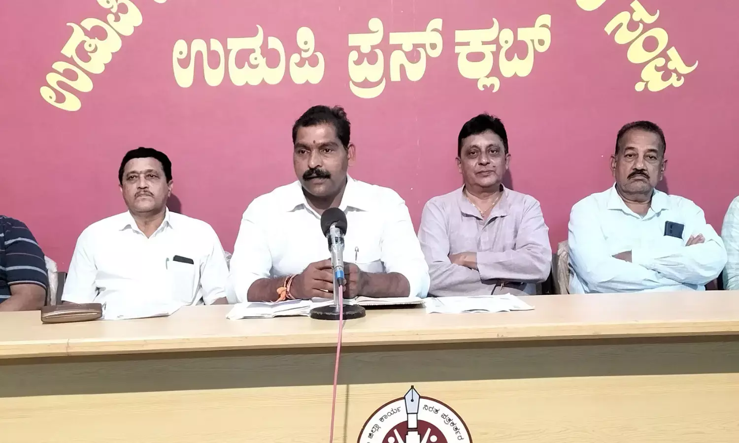 ನ.29ರಿಂದ ಎಪಿಎಂಸಿ ಅಧಿಕಾರಿಗಳ ಭ್ರಷ್ಟಾಚಾರ ಖಂಡಿಸಿ ಅಹೋರಾತ್ರಿ ಧರಣಿ