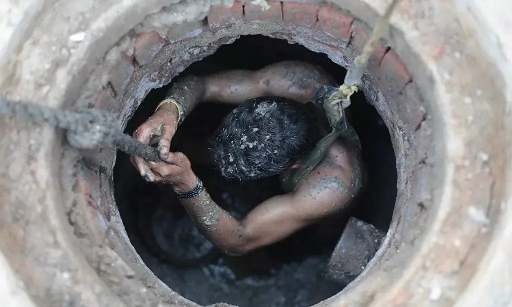 ಮಲಗುಂಡಿ ಸ್ವಚ್ಛತೆ ವೇಳೆ ಮೃತಪಟ್ಟ ಕಾರ್ಮಿಕನ ಪತ್ನಿಗೆ 30 ಲಕ್ಷ ರೂ. ಪರಿಹಾರ ನೀಡಲು ದಿಲ್ಲಿ ಹೈಕೋರ್ಟ್ ಆದೇಶ