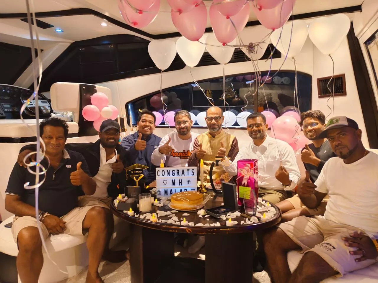 ಎಂ.ಎಚ್.ಮಲಾರ್ಗೆ ಅಬುದಾಭಿಯಲ್ಲಿ ಸನ್ಮಾನ ಎಂ.ಎಚ್.ಮಲಾರ್ಗೆ ಅಬುದಾಭಿಯಲ್ಲಿ ಸನ್ಮಾನ