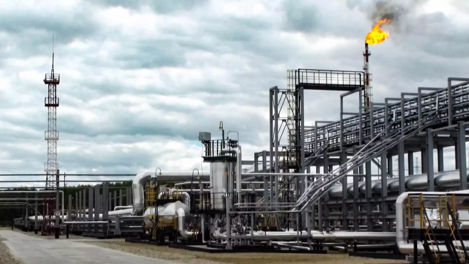 ಲಂಕಾದಲ್ಲಿ ಪೆಟ್ರೋಲಿಯಂ ಸಂಸ್ಕರಣಾ ಘಟಕ ಸ್ಥಾಪನೆ: ಚೀನಾ ಲಂಕಾದಲ್ಲಿ ಪೆಟ್ರೋಲಿಯಂ ಸಂಸ್ಕರಣಾ ಘಟಕ ಸ್ಥಾಪನೆ: ಚೀನಾ