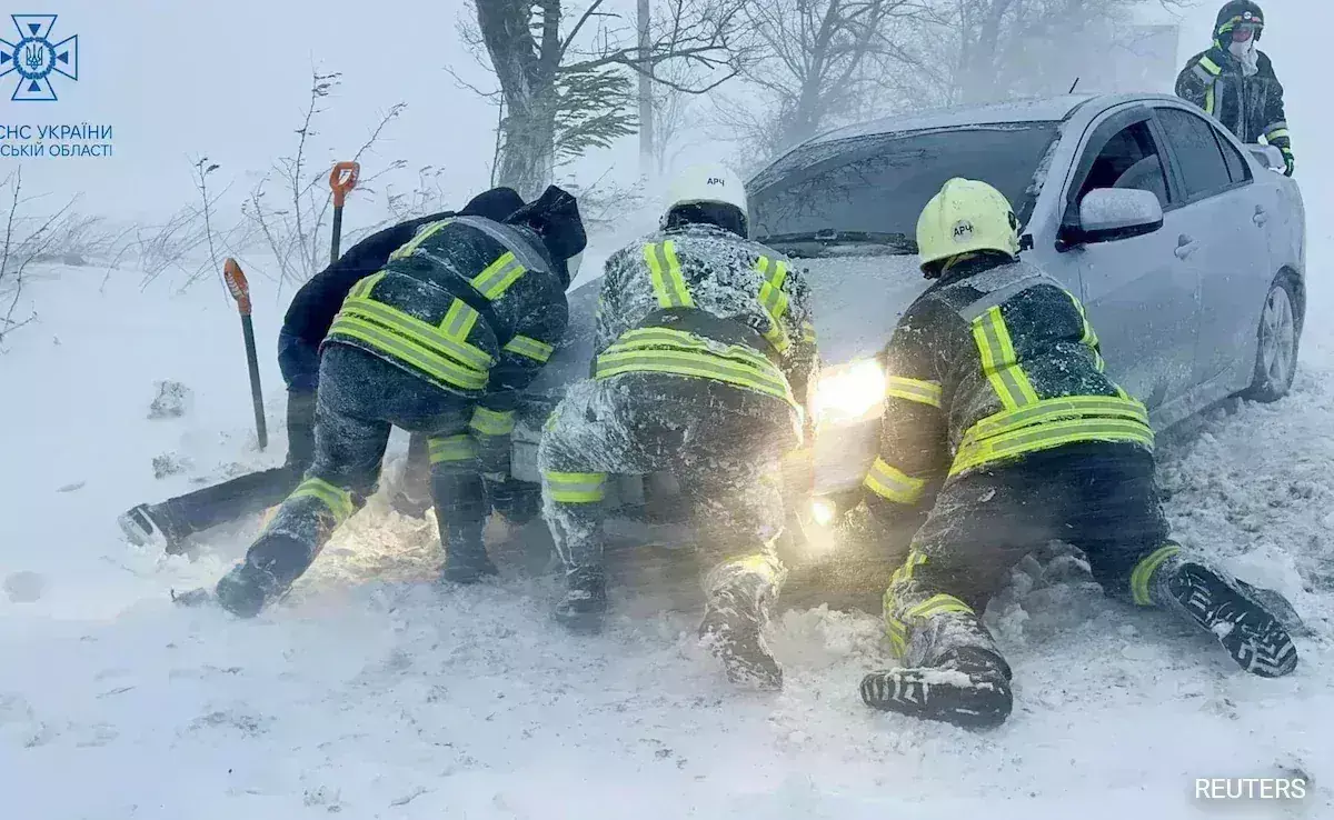 ಉಕ್ರೇನ್‍ನಲ್ಲಿ ಹಿಮಬಿರುಗಾಳಿ: 10 ಮಂದಿ ಸಾವು, 2,500 ಜನರ ರಕ್ಷಣೆ