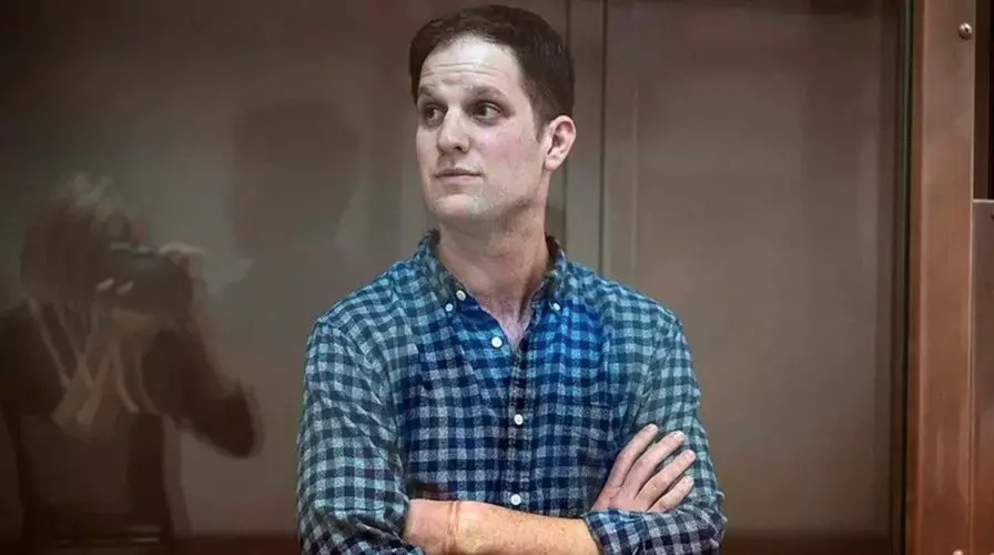 ಬೇಹುಗಾರಿಕೆ ಆರೋಪ: ಅಮೆರಿಕದ ಪತ್ರಕರ್ತನ ಬಂಧನ ಅವಧಿ ವಿಸ್ತರಿಸಿದ ರಶ್ಯ ನ್ಯಾಯಾಲಯ ಬೇಹುಗಾರಿಕೆ ಆರೋಪ: ಅಮೆರಿಕದ ಪತ್ರಕರ್ತನ ಬಂಧನ ಅವಧಿ ವಿಸ್ತರಿಸಿದ ರಶ್ಯ ನ್ಯಾಯಾಲಯ