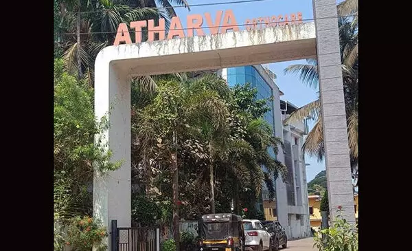 ಅಥರ್ವ ಆಸ್ಪತ್ರೆಯ ಶಸ್ತ್ರಚಿಕಿತ್ಸಾ ಕೊಠಡಿಯ ಬೀಗಮುದ್ರೆ ತೆರವು: ಸಾರ್ವಜನಿಕರ ಆರೋಪ ಅಥರ್ವ ಆಸ್ಪತ್ರೆಯ ಶಸ್ತ್ರಚಿಕಿತ್ಸಾ ಕೊಠಡಿಯ ಬೀಗಮುದ್ರೆ ತೆರವು: ಸಾರ್ವಜನಿಕರ ಆರೋಪ