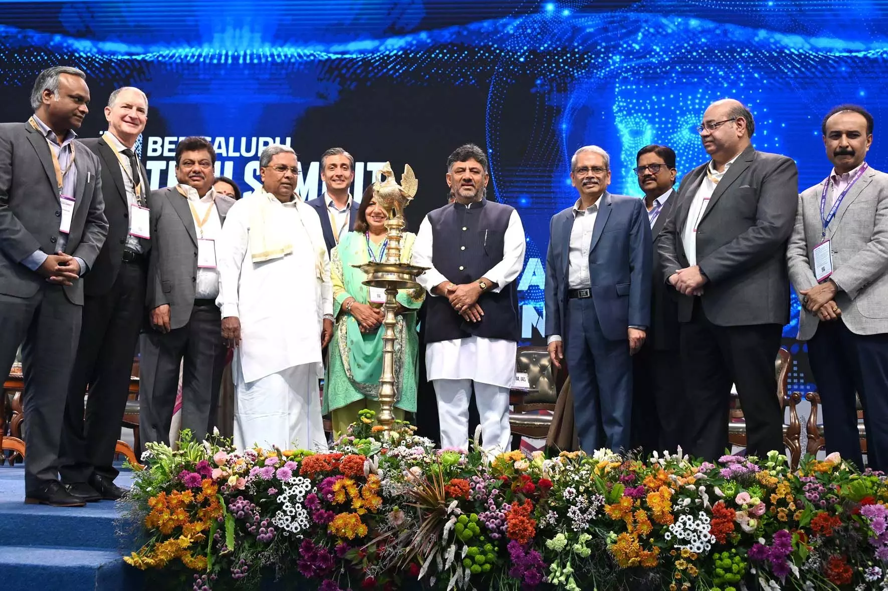 ʼಸಿಎಸ್‍ಆರ್ ನಿಧಿಯನ್ನು ಗ್ರಾಮೀಣ ಶಾಲೆಗಳ ಗುಣಮಟ್ಟ ಹೆಚ್ಚಿಸಲು ಮೀಸಲಿಡಿʼ ಉದ್ಯಮಿಗಳಿಗೆ ಡಿಕೆಶಿ ಕರೆ