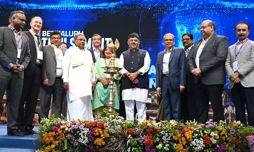 ʼಸಿಎಸ್‍ಆರ್ ನಿಧಿಯನ್ನು ಗ್ರಾಮೀಣ ಶಾಲೆಗಳ ಗುಣಮಟ್ಟ ಹೆಚ್ಚಿಸಲು ಮೀಸಲಿಡಿʼ ಉದ್ಯಮಿಗಳಿಗೆ ಡಿಕೆಶಿ ಕರೆ