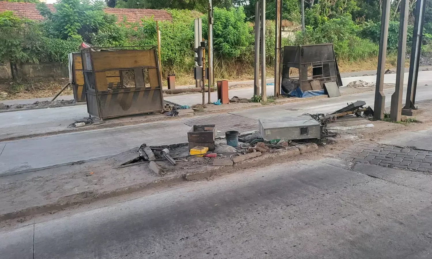 ಸುರತ್ಕಲ್: ನಿರುಪಯುಕ್ತ ಟೋಲ್ ಗೇಟ್ ನ ಬೂತ್ ತೆರವು