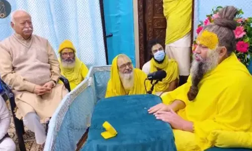 ಈಗ ಬೆಳೆಸಲಾಗುತ್ತಿರುವ ಮಾನಸಿಕತೆಯಿಂದ ಧರ್ಮಕ್ಕೆ, ದೇಶಕ್ಕೆ ಒಳಿತಾಗದು: ಭಾಗವತ್ ಗೆ ಹೇಳಿದ ಸ್ವಾಮಿ ಪ್ರೇಮಾನಂದ್