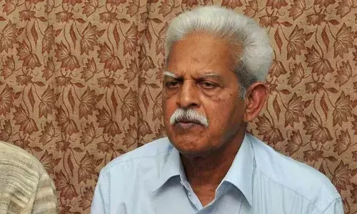 ಭೀಮಾ ಕೋರೆಗಾಂವ್ ಪ್ರಕರಣ ; ಕಣ್ಣು ಶಸ್ತ್ರಚಿಕಿತ್ಸೆಗೆ ಹೈದರಾಬಾದ್ ಗೆ  ತೆರಳಲು ವರವರ ರಾವ್ ಗೆ ಕೋರ್ಟ್ ಅನುಮತಿ