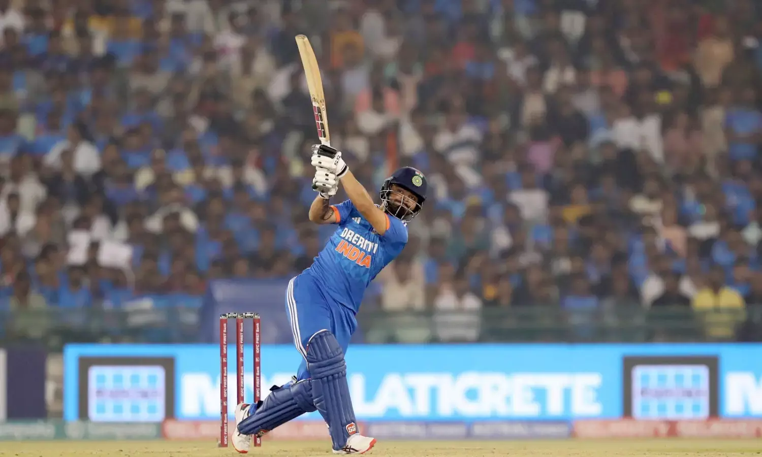 ಆಸ್ಟ್ರೇಲಿಯದ ಬೌಲಿಂಗ್‌ ದಾಳಿಗೆ ಕುಸಿದ ಭಾರತ