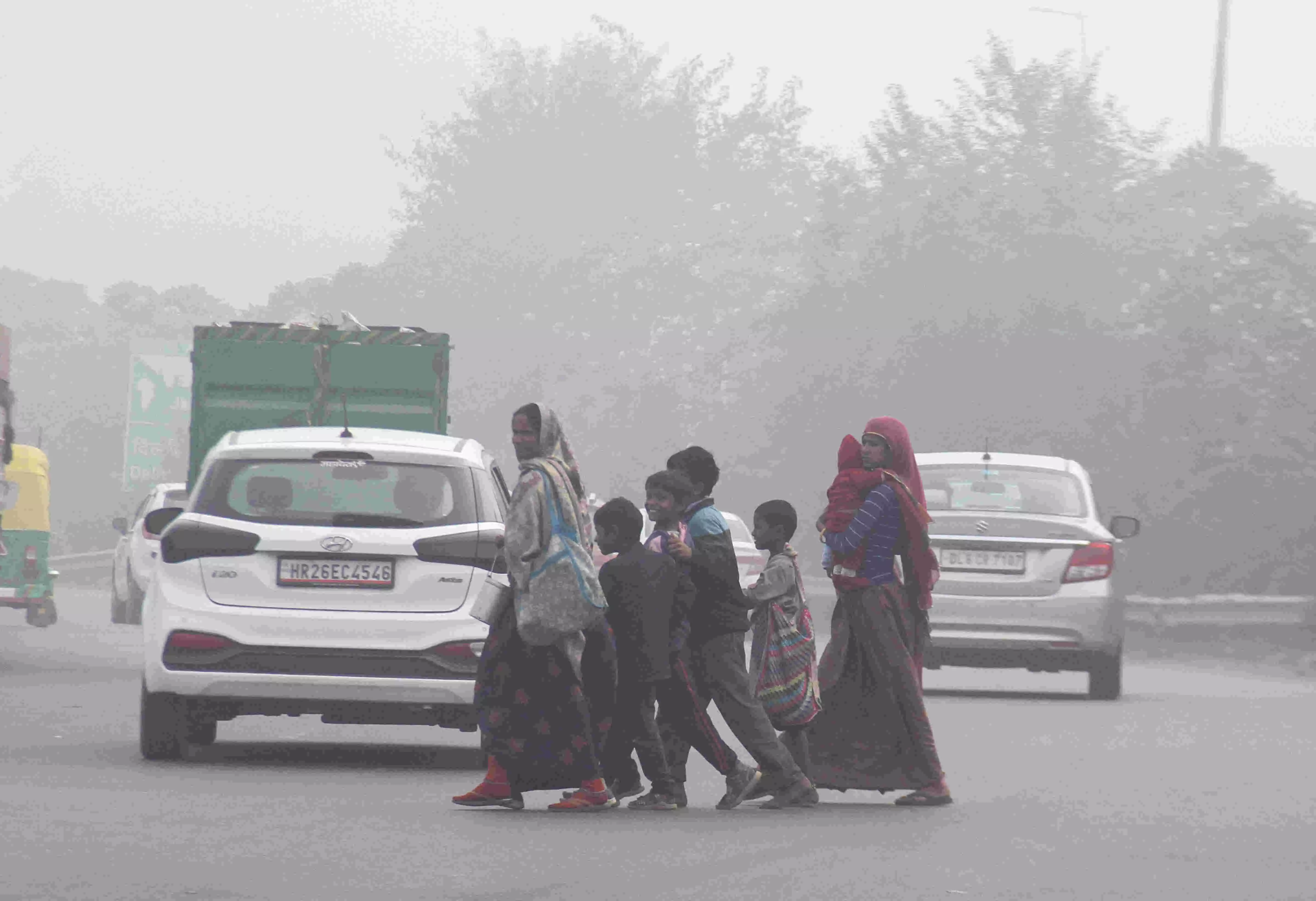 ಶೇ.57ರಷ್ಟು ನಗರ ಭಾರತೀಯರಿಗೆ ಮುಂದಿನ 25 ವರ್ಷಗಳಲ್ಲಿ ಹವಾಮಾನ ಬದಲಾವಣೆಯಿಂದ ಸ್ಥಳಾಂತರದ ಭೀತಿ: ಸಮೀಕ್ಷೆ ಶೇ.57ರಷ್ಟು ನಗರ ಭಾರತೀಯರಿಗೆ ಮುಂದಿನ 25 ವರ್ಷಗಳಲ್ಲಿ ಹವಾಮಾನ ಬದಲಾವಣೆಯಿಂದ ಸ್ಥಳಾಂತರದ ಭೀತಿ: ಸಮೀಕ್ಷೆ