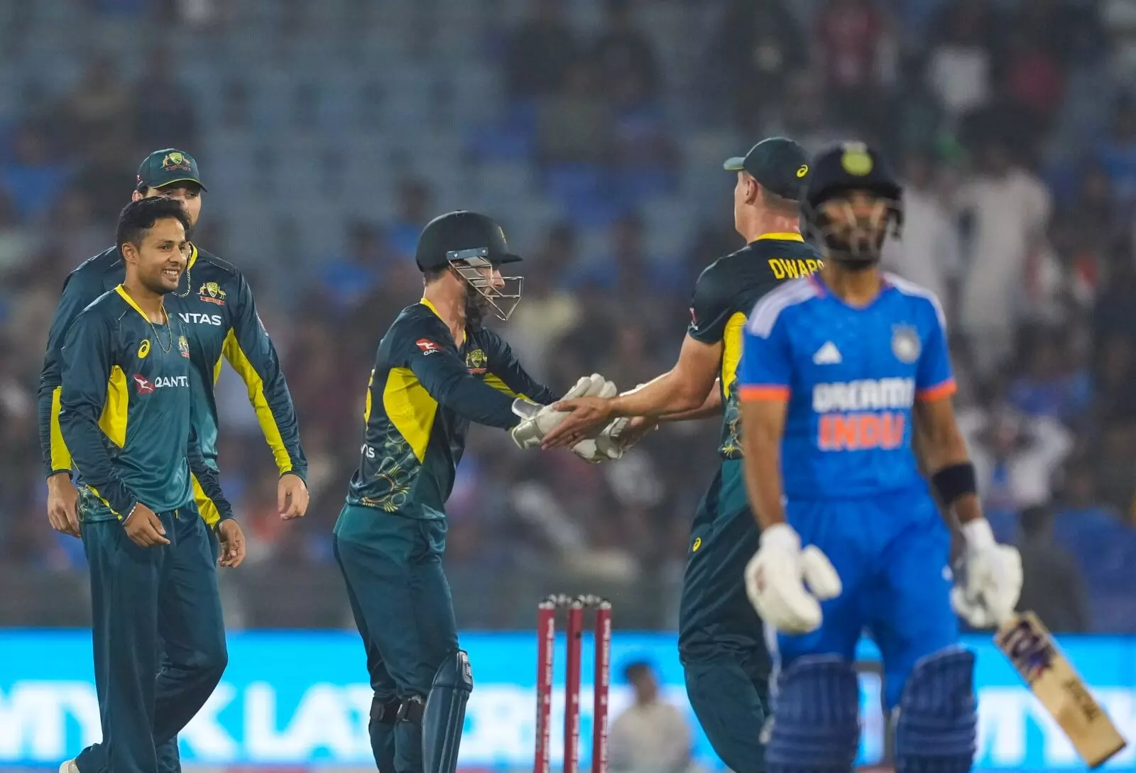 ನಾಳೆ (ಡಿ.3) ಬೆಂಗಳೂರಿನಲ್ಲಿ ಭಾರತ-ಆಸಿಸ್ ಕೊನೆಯ ಟಿ20 ನಾಳೆ (ಡಿ.3) ಬೆಂಗಳೂರಿನಲ್ಲಿ ಭಾರತ-ಆಸಿಸ್ ಕೊನೆಯ ಟಿ20