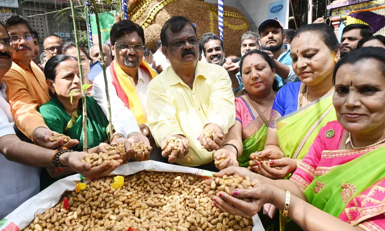 ಬೆಂಗಳೂರು| ಮಲ್ಲೇಶ್ವರ ಕಡಲೆಕಾಯಿ ಪರಿಷೆ ಆರಂಭ
