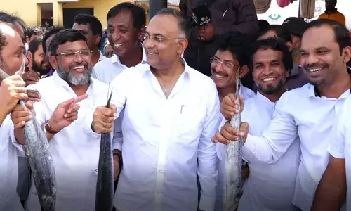 ಮಂಗಳೂರು ಮೀನುಗಾರಿಕಾ ಬಂದರು ಅಭಿವೃದ್ಧಿಗೆ ಕಾಯಕಲ್ಪ: ಸಚಿವ ದಿನೇಶ್ ಗುಂಡೂರಾವ್