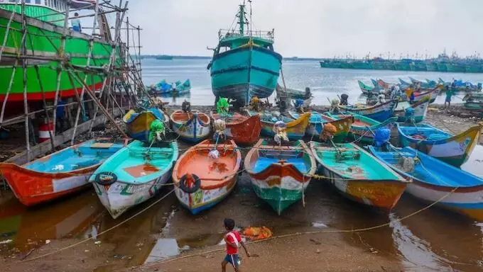 ಆಂಧ್ರ, ತಮಿಳುನಾಡು ಕರಾವಳಿಗೆ ಅಪ್ಪಳಿಸಲಿರುವ ಮಿಚಾಂಗ್ ಚಂಡಮಾರುತ ಆಂಧ್ರ, ತಮಿಳುನಾಡು ಕರಾವಳಿಗೆ ಅಪ್ಪಳಿಸಲಿರುವ ಮಿಚಾಂಗ್ ಚಂಡಮಾರುತ