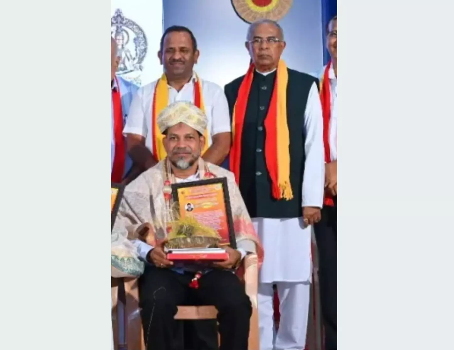 ಕಾರ್ಕಳ ತಾಲೂಕು ಕನ್ನಡ ಸಾಹಿತ್ಯ ಸಮ್ಮೇಳನ: ಮುಹಮ್ಮದ್ ಗೌಸ್ ಮಿಯ್ಯಾರ್ ರಿಗೆ ಸನ್ಮಾನ ಕಾರ್ಕಳ ತಾಲೂಕು ಕನ್ನಡ ಸಾಹಿತ್ಯ ಸಮ್ಮೇಳನ: ಮುಹಮ್ಮದ್ ಗೌಸ್ ಮಿಯ್ಯಾರ್ ರಿಗೆ ಸನ್ಮಾನ