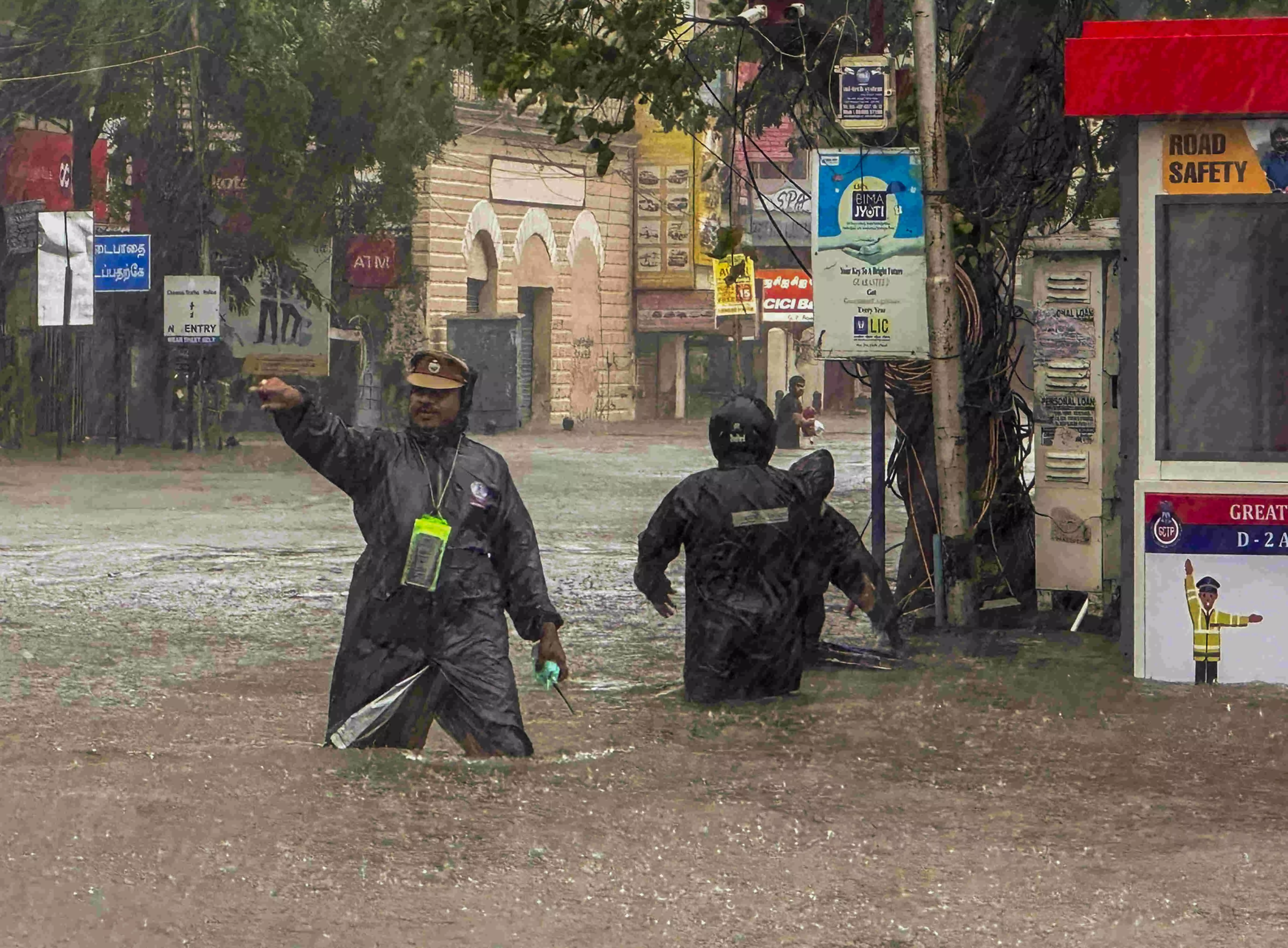 ಮೈಚಾಂಗ್ ಚಂಡಮಾರುತ: ಚೆನ್ನೈನಲ್ಲಿ ಭಾರೀ ಮಳೆಗೆ 7 ಸಾವು, ವಿಮಾನ ಹಾರಾಟ ಸ್ಥಗಿತ