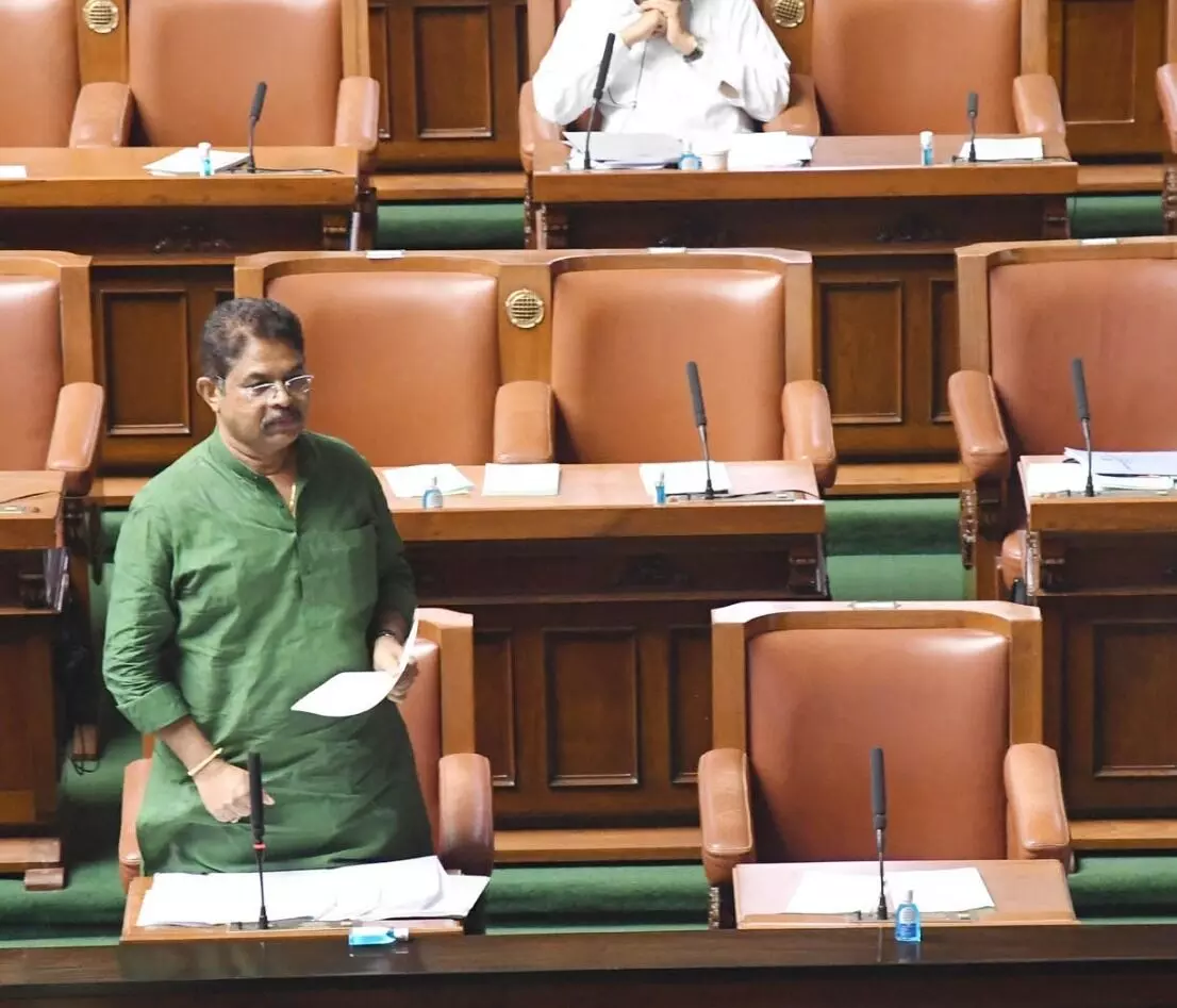 ಸದನದಲ್ಲಿ ವಿಪಕ್ಷ ನಾಯಕ ಆರ್. ಅಶೋಕ್ಗೆ ಅಭಿನಂದನೆ ಸದನದಲ್ಲಿ ವಿಪಕ್ಷ ನಾಯಕ ಆರ್. ಅಶೋಕ್ಗೆ ಅಭಿನಂದನೆ