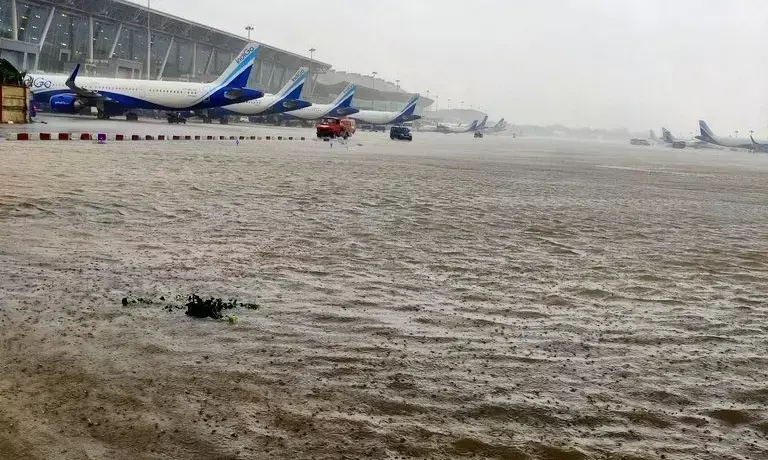 ಮೈಚಾಂಗ್ ಚಂಡಮಾರುತ: ಚೆನ್ನೈನಲ್ಲಿ ಭಾರೀ ಮಳೆಗೆ 7 ಸಾವು, ವಿಮಾನ ಹಾರಾಟ ಸ್ಥಗಿತ