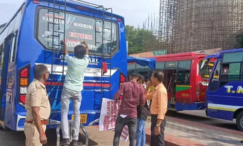 ಬಸ್ಸುಗಳಿಗೆ ಕನ್ನಡ ನಾಮಫಲಕ ಸ್ಟಿಕರ್ ಅಭಿಯಾನ