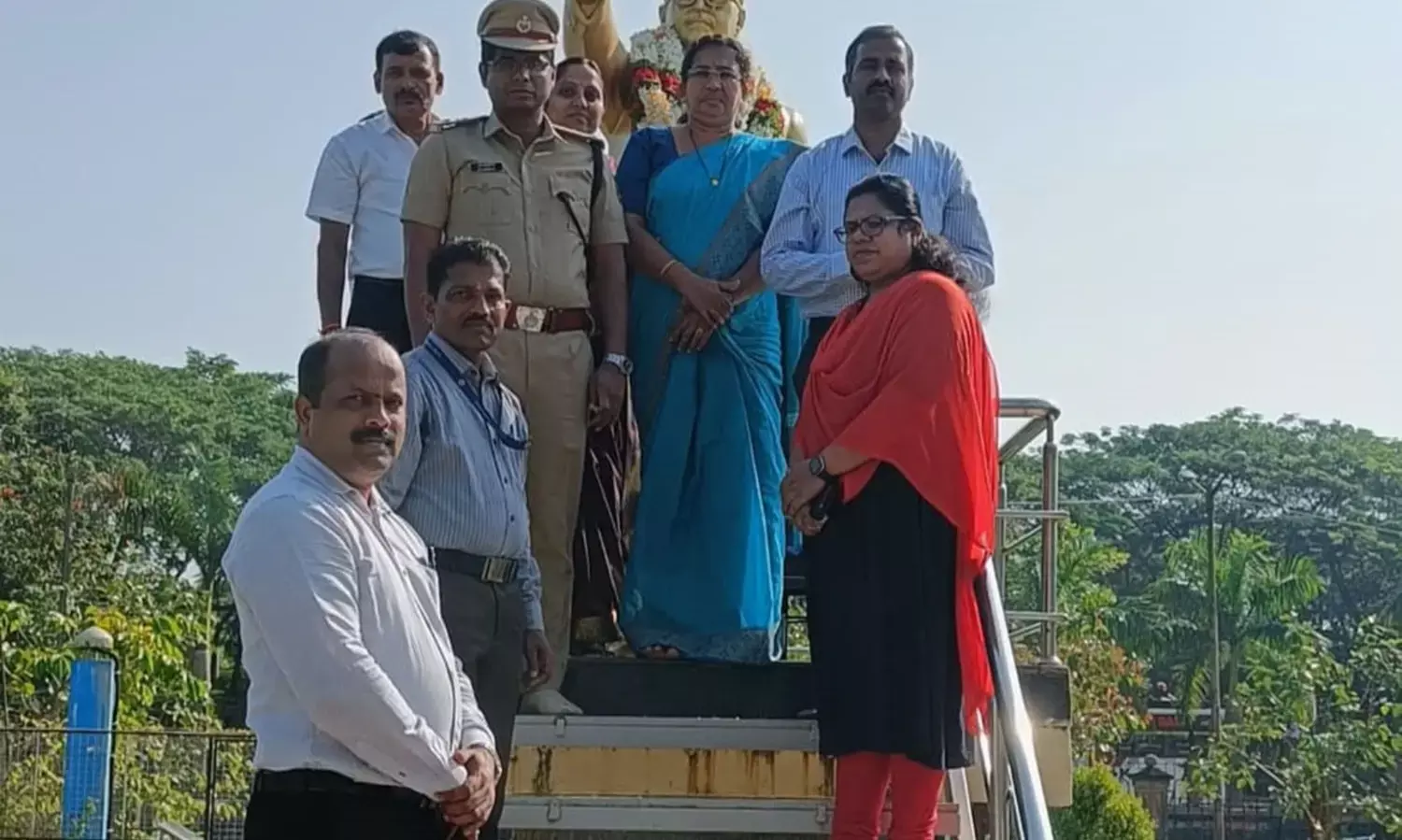 ಅಂಬೇಡ್ಕರ್ ಪ್ರತಿಮೆಗೆ ಉಡುಪಿ ಜಿಲ್ಲಾಡಳಿತದಿಂದ ಮಾಲಾರ್ಪಣೆ