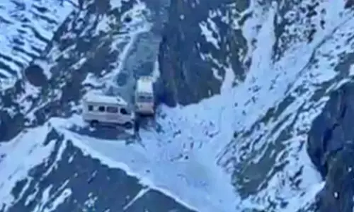 ಕಾಶ್ಮೀರ: ಕಮರಿಗೆ ಉರುಳಿದ ವಾಹನ, ಕೇರಳದ ನಾಲ್ವರು ಪ್ರವಾಸಿಗರ ಸಹಿತ ಐವರು ಸಾವು