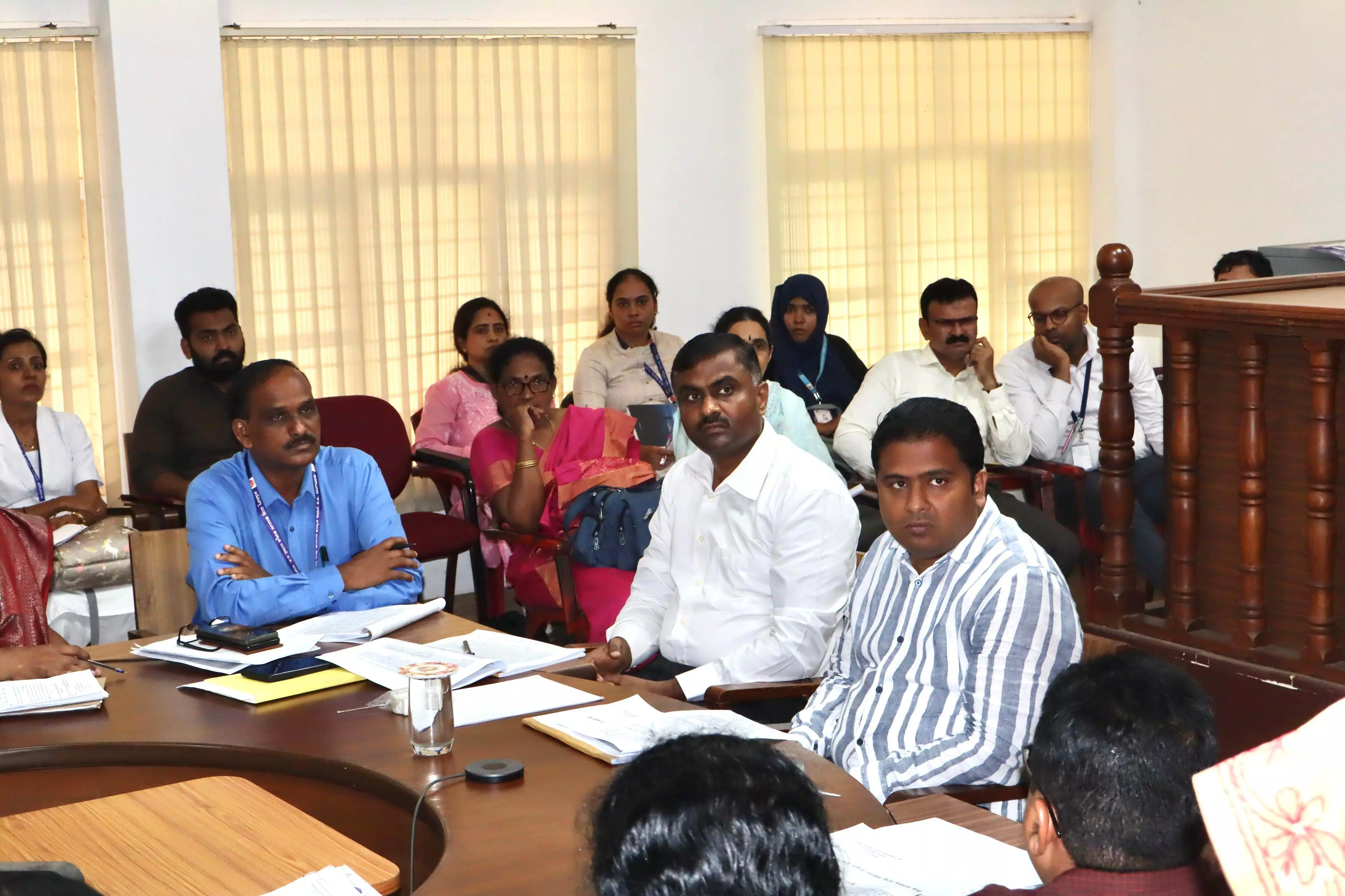 ತಾಯಿ, ಶಿಶು ಮರಣ ಪ್ರಮಾಣ ತಗ್ಗಿಸಲು ದ.ಕ.ಜಿಲ್ಲಾಧಿಕಾರಿ ಸೂಚನೆ ತಾಯಿ, ಶಿಶು ಮರಣ ಪ್ರಮಾಣ ತಗ್ಗಿಸಲು ದ.ಕ.ಜಿಲ್ಲಾಧಿಕಾರಿ ಸೂಚನೆ