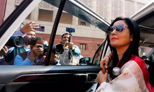 ಮಹುವಾ ಮೊಯಿತ್ರಾ: ಹೂಡಿಕೆ ಬ್ಯಾಂಕರ್ ನಿಂದ ಉಚ್ಚಾಟಿತ ಲೋಕಸಭಾ ಸಂಸದೆವರೆಗೆ ; ಒಂದು ಹಿನ್ನೋಟ