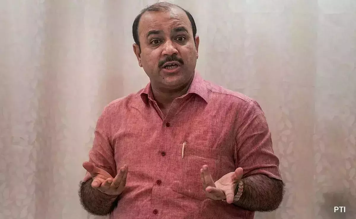 ಸಂಸತ್ತಿನಲ್ಲಿ ನಿಂದನೆಗೊಳಗಾಗಿದ್ದ ಬಿಎಸ್ಪಿ ಸಂಸದ ದಾನಿಶ್ ಅಲಿಯನ್ನು ಪಕ್ಷದಿಂದ ಉಚ್ಚಾಟಿಸಿದ ಮಾಯಾವತಿ ಸಂಸತ್ತಿನಲ್ಲಿ ನಿಂದನೆಗೊಳಗಾಗಿದ್ದ ಬಿಎಸ್ಪಿ ಸಂಸದ ದಾನಿಶ್ ಅಲಿಯನ್ನು ಪಕ್ಷದಿಂದ ಉಚ್ಚಾಟಿಸಿದ ಮಾಯಾವತಿ