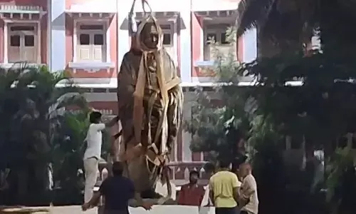 ಮೈಸೂರು| ರಾತ್ರೋ ರಾತ್ರಿ ಗನ್ ಹೌಸ್ ವೃತ್ತದಲ್ಲಿ ರಾಜೇಂದ್ರ ಸ್ವಾಮೀಜಿಗಳ ಪ್ರತಿಮೆ ಪ್ರತಿಷ್ಠಾಪನೆ