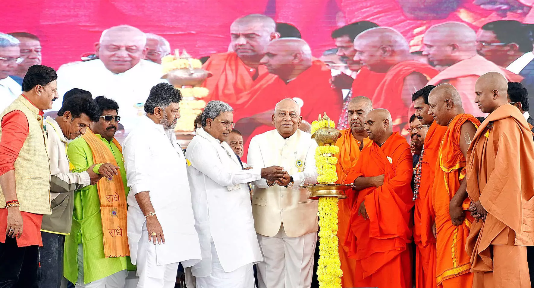 ಈಡಿಗ ಸಮುದಾಯಕ್ಕೆ ಮತ್ತೊಂದು ಸಚಿವ ಸ್ಥಾನ, ನಿಗಮಕ್ಕೆ 500 ಕೋಟಿ ರೂ. ಅನುದಾನ ನೀಡುವಂತೆ ಒತ್ತಾಯ ಈಡಿಗ ಸಮುದಾಯಕ್ಕೆ ಮತ್ತೊಂದು ಸಚಿವ ಸ್ಥಾನ, ನಿಗಮಕ್ಕೆ 500 ಕೋಟಿ ರೂ. ಅನುದಾನ ನೀಡುವಂತೆ ಒತ್ತಾಯ