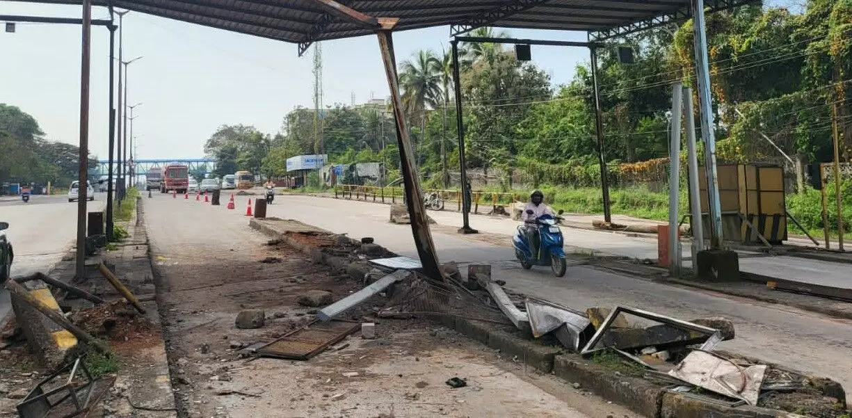 ಎನ್ಐಟಿಕೆ ಅಕ್ರಮ ಟೋಲ್ಗೇಟ್ ವಿರುದ್ಧ ಪ್ರತಿಭಟಿಸಿದ್ದ 101 ಹೋರಾಟಗಾರರ ಮೇಲೆ ಚಾರ್ಜ್ ಶೀಟ್ ಎನ್ಐಟಿಕೆ ಅಕ್ರಮ ಟೋಲ್ಗೇಟ್ ವಿರುದ್ಧ ಪ್ರತಿಭಟಿಸಿದ್ದ 101 ಹೋರಾಟಗಾರರ ಮೇಲೆ ಚಾರ್ಜ್ ಶೀಟ್