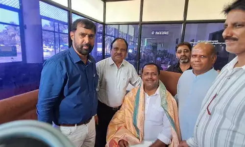 ಸ್ಪೀಕರ್ ಯು .ಟಿ . ಖಾದರ್ ರನ್ನು ಭೇಟಿಯಾದ ಬ್ಯಾರೀಸ್ ವೆಲ್ಫೇರ್ ಫೋರಂ ಅಬುಧಾಬಿ ನಿಯೋಗ